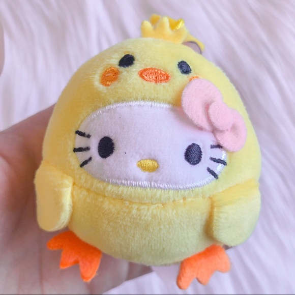 Hello Kitty little chicken keychain, brand new - Picture 2 of 2
